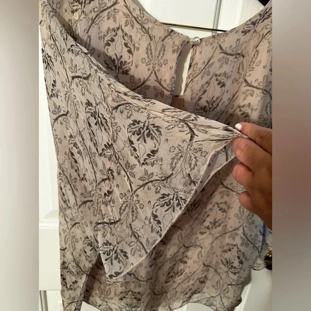 PIAZZA ROMA Italian ๐ฎ๐น 100% Silk Blouse Capelet Ivory Blush Floral M 2 in 1 - Picture 6 of 14